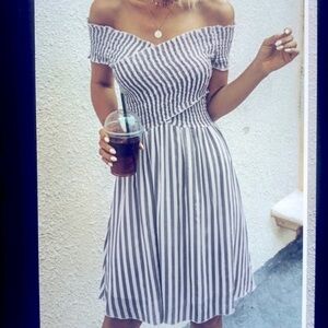 NWT Beachsissi Gorgeous Blue and White Stripe Summer Dress Size Small